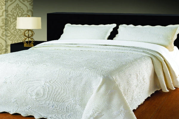 Moda de Casa Julia Soft Touch Bedspread White